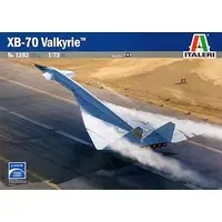 1/72 Scale Model Kit - Bomber