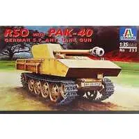 1/35 Scale Model Kit - Tank / Raupenschlepper Ost