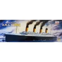 1/350 Scale Model Kit - Ocean liner / Titanic