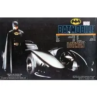 1/32 Scale Model Kit - BATMAN / Batmobile & Batman