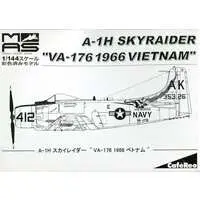 1/144 Scale Model Kit - Military Aircraft Series / Douglas A-1 Skyraider