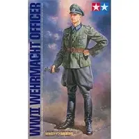 1/16 SCALE WWII WEHRMACHT OFFICER Model Kit