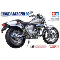 Plastic Model Kit - Honda / Honda Magna 50