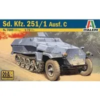 1/72 Scale Model Kit - Tank