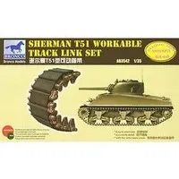 1/35 Scale Model Kit (1/35 米・シャーマンT51型フラットラバー型可動キャタピラ アクセサリーパーツ [CBA3542])