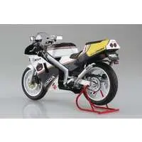 The Bike - 1/24 Scale Model Kit - Honda