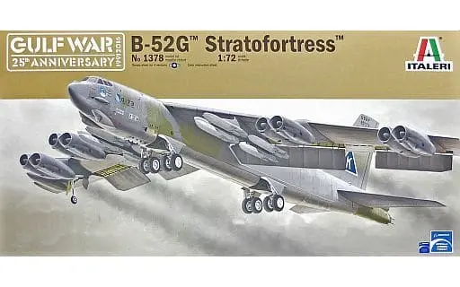 1/72 Scale Model Kit - Bomber