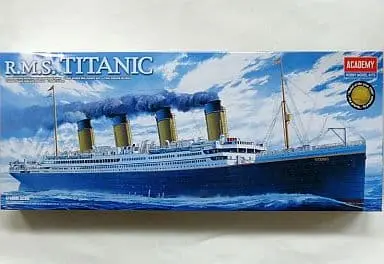 1/400 Scale Model Kit - Ocean liner / Titanic