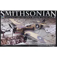 1/32 Scale Model Kit - Bomber / Curtiss P-40 Warhawk