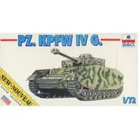 1/72 Scale Model Kit - Tank