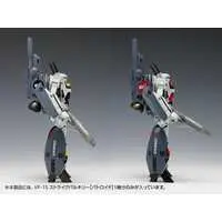 1/100 Scale Model Kit - Super Dimension Fortress Macross