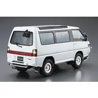 The Model Car - 1/24 Scale Model Kit - Vehicle