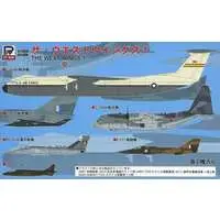 1/700 Scale Model Kit - SKY WAVE / F-111 Aardvark & McDonnell Douglas AV-8B Harrier II