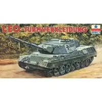 1/72 Scale Model Kit - Tank