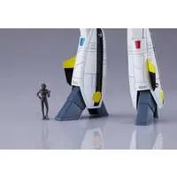 PLAMAX - 1/72 Scale Model Kit - Super Dimension Fortress Macross / VF-1S Battroid Valkyrie & Ichijo Hikaru