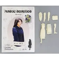 1/35 Scale Model Kit - Plastic Beauties