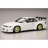 1/24 Scale Model Kit - Vehicle