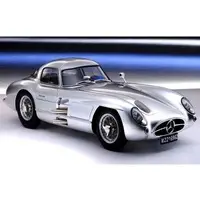 1/24 Scale Model Kit - Mercedes-Benz