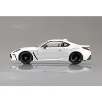 Toyota GR86 2021 (Crystal White Pearl) Model Kit