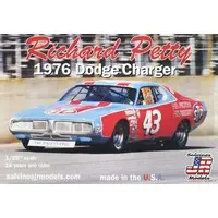 1/25 Scale Model Kit - Dodge / Dodge Charger