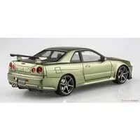 1/24 Scale Model Kit - PRE-PAINTED MODEL / SKYLINE