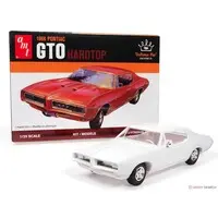 1/25 Scale Model Kit - Pontiac