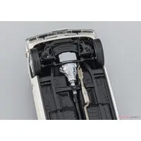 1/24 Scale Model Kit - Isuzu