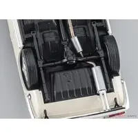 1/24 Scale Model Kit - Isuzu