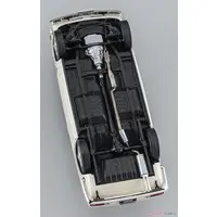 1/24 Scale Model Kit - Isuzu