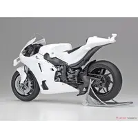 1/12 SCALE Team SUZUKI ECSTAR GSX-RR '20 Model Kit