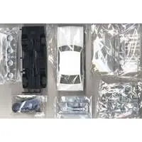 1/24 NISSAN KHC130 LAUREL HT 2000SGX '72 Model Kit