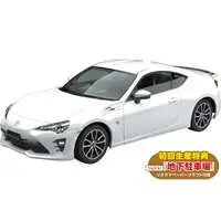 TOYOTA 86(crystal white pearl) Model Kit