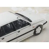 1/24 Scale Model Kit - Isuzu