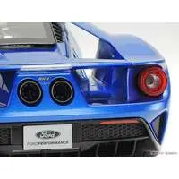 1/24 Scale Model Kit - Ford