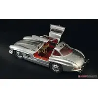 1/16 Scale Model Kit - Mercedes-Benz
