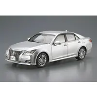 1/24 TOYOTA GRS210/AWS210 CROWN ROYALSALOON '15 Model Kit