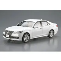 1/24 TOYOTA GRS210/AWS210 CROWN ROYALSALOON '15 Model Kit