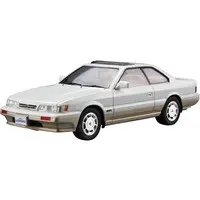 1/24 NISSAN UF31 LEOPARD Ultima V30Twincam Turbo '90 Model Kit