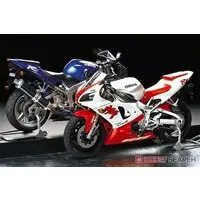 1/12 SCALE YAMAHA YZF-R1 Model Kit