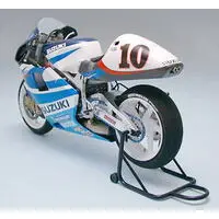 1/12 SCALE SUZUKI RGV-Γ (XR89) Model Kit