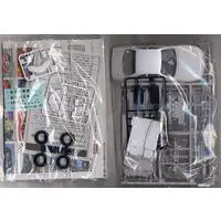 1/32 Scale Model Kit - NISSAN / SKYLINE