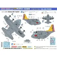 Plastic Model Kit - Military transport aircraft / Lockheed C-130 Hercules