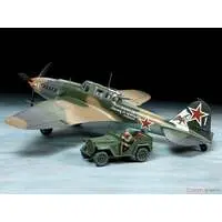 1/48 SCALE ILYUSHIN IL-2 SHTURMOVIK & GAZ-67B SET Model Kit