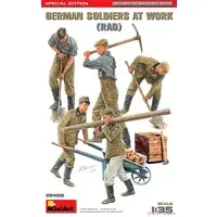 1/35 Scale Model Kit - People/Animals
