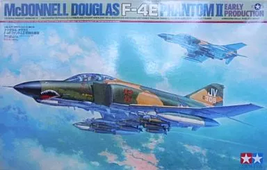 1/32 SCALE McDONNELL DOUGLAS F-4E PHANTOM II EARLY PRODUCTION Model Kit