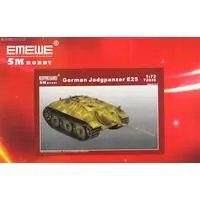 1/72 Scale Model Kit - Tank