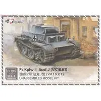 1/72 Scale Model Kit - Tank