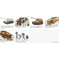 1/35 SCALE GERMAN SELF-PROPELLED HEAVY ANTI-TANK GUN NASHORN Model Kit