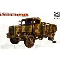 1/35 Scale Model Kit - Vehicle