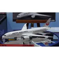 1/200 Scale Model Kit - Japan Airlines / Boeing 787-8